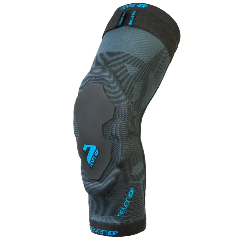 7IDP Project Knee Guards in Black